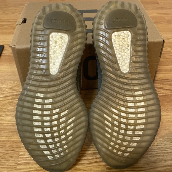 Gently used Yeezy Boost 350 Made By Adidas Men’s Size 11 - Picture 6 of 6
